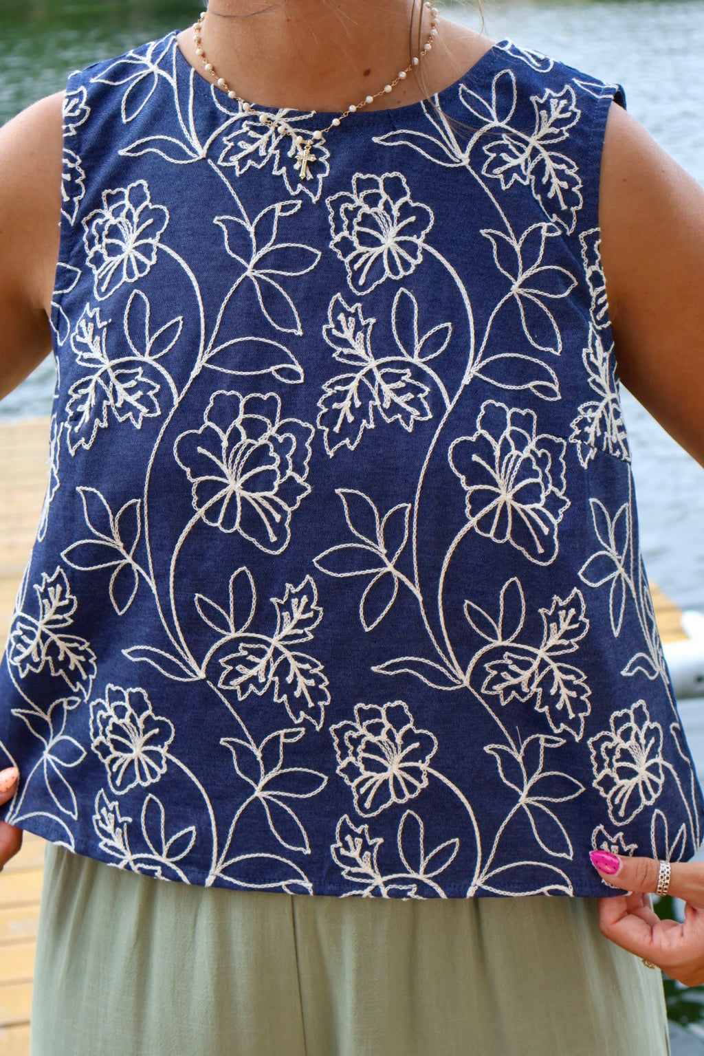 Backroads & Bows Top