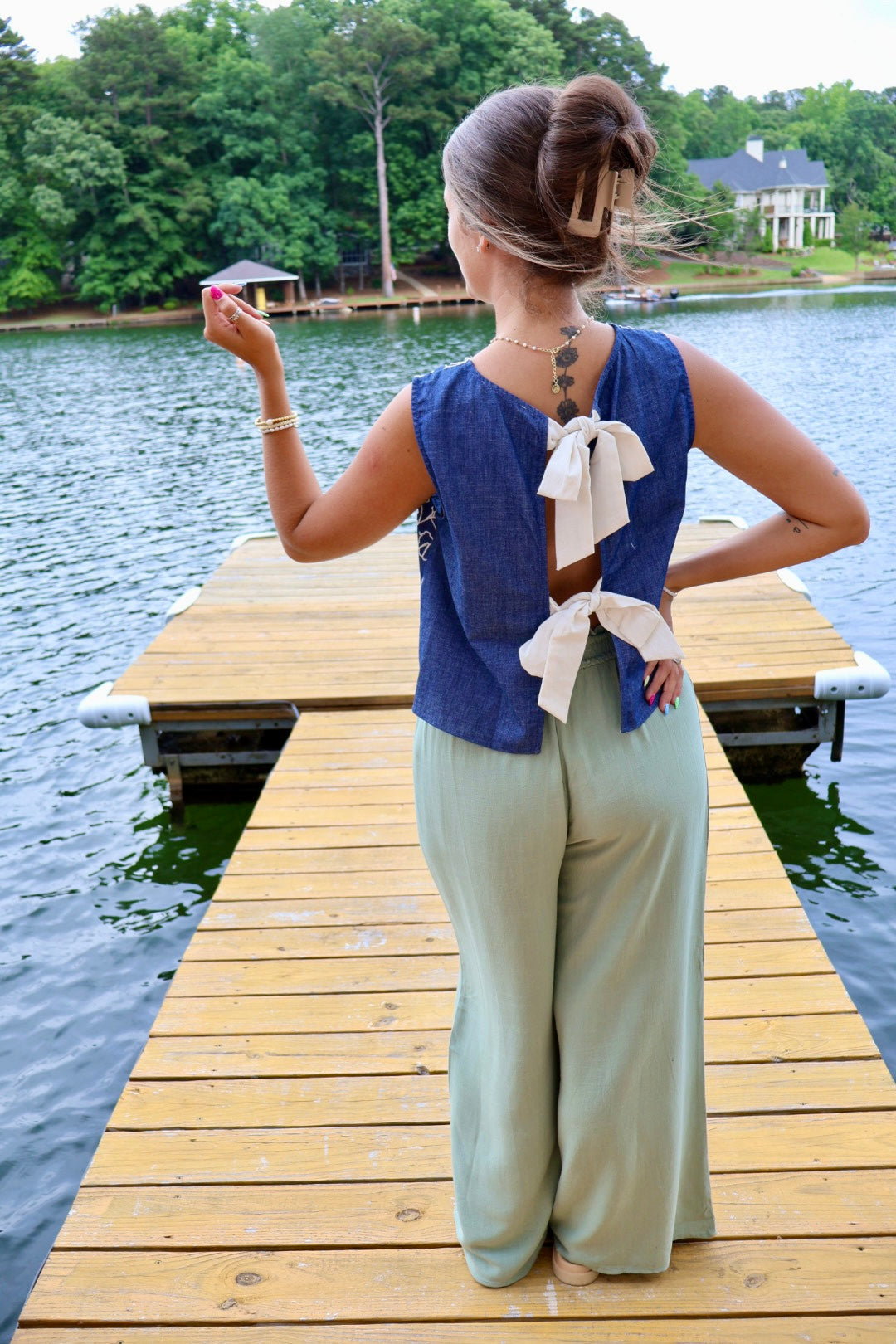 Backroads & Bows Top